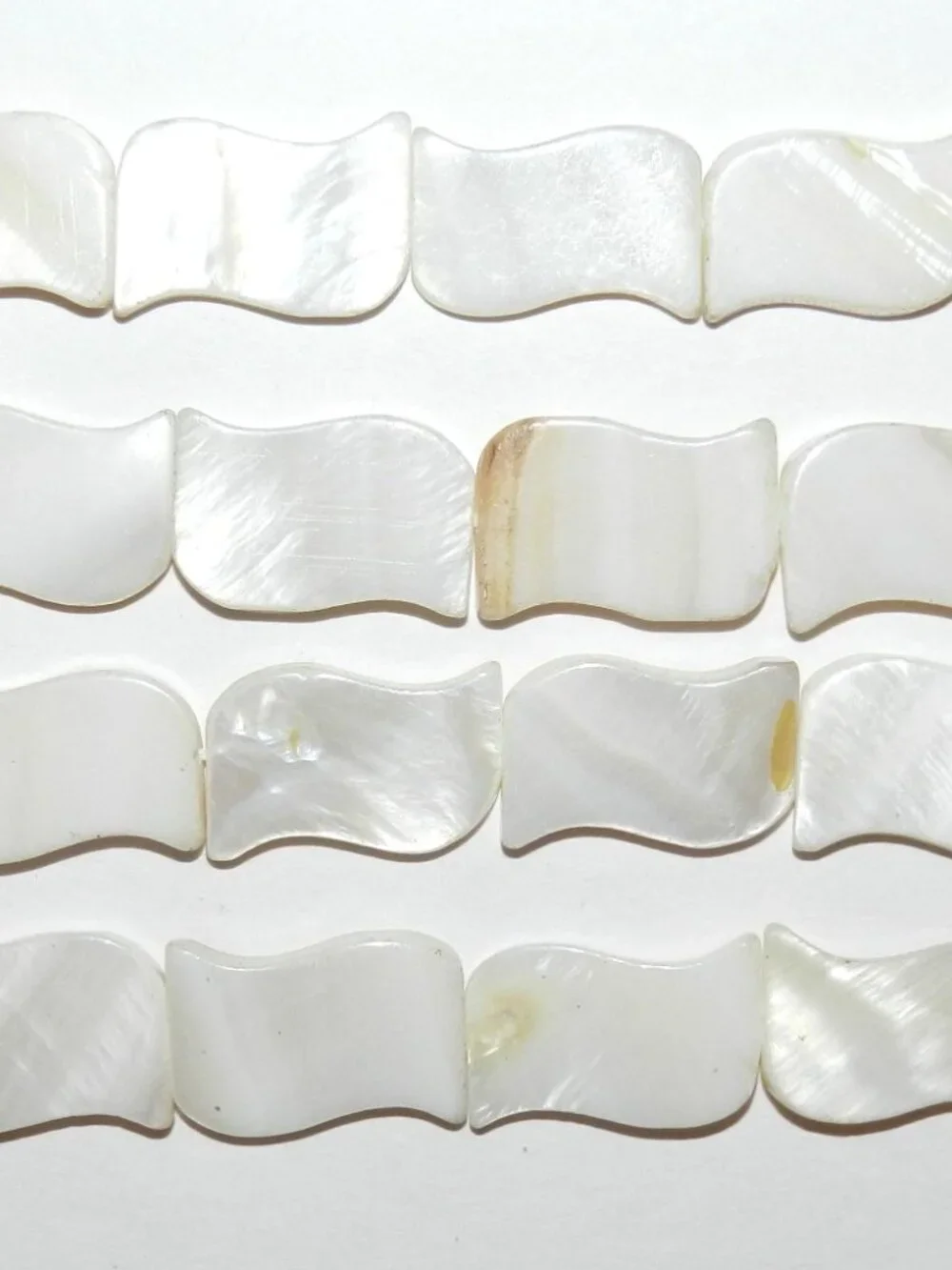 MP1874 Natural White 20mm Flat Curved Rectangle Mother of Pearl Shell Bead 15
